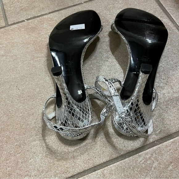 41-Stuart Weitzman, silver, metallic snake, skin embossed, heeled sandal, SZ.8.5 - Picture 7 of 7